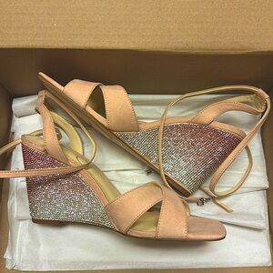 *NWT* Jessica Simpson rhinestone wedges Sz 8